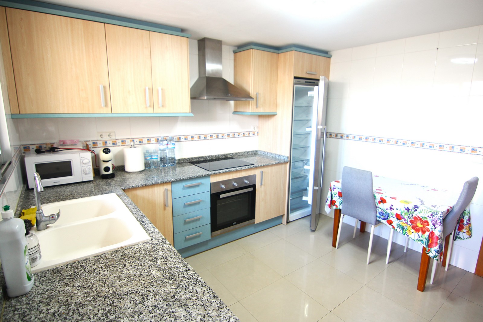 Appartement te koop met 4 slaapkamers en een groot terras in het centrum van Benitatxell.