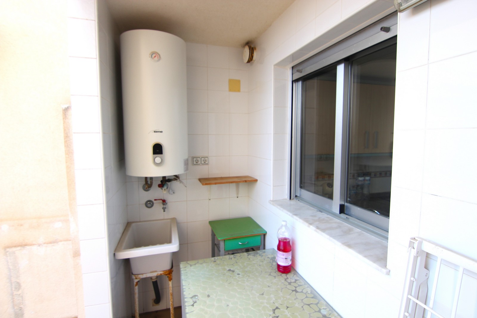 Appartement te koop met 4 slaapkamers en een groot terras in het centrum van Benitatxell.