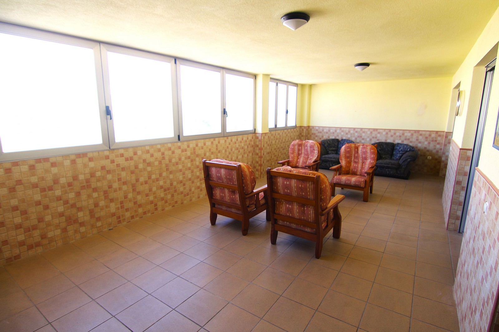 Appartement te koop met 4 slaapkamers en een groot terras in het centrum van Benitatxell.