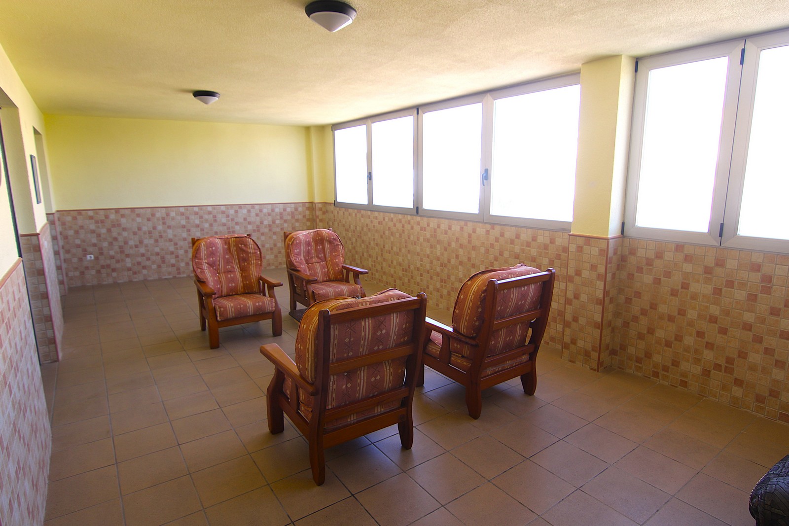 Appartement te koop met 4 slaapkamers en een groot terras in het centrum van Benitatxell.