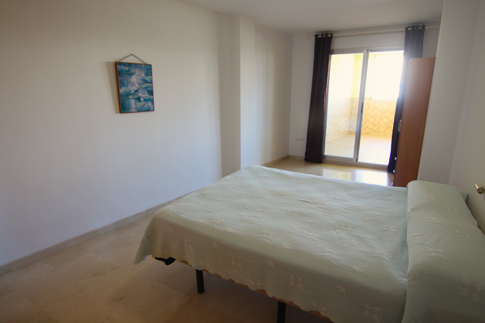 Appartement te koop met 4 slaapkamers en een groot terras in het centrum van Benitatxell.
