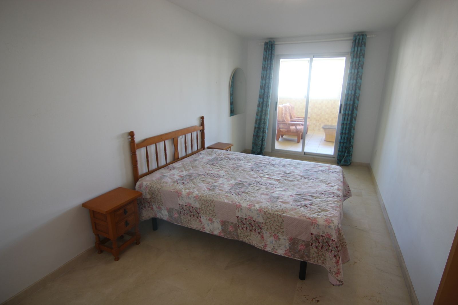 Appartement te koop met 4 slaapkamers en een groot terras in het centrum van Benitatxell.