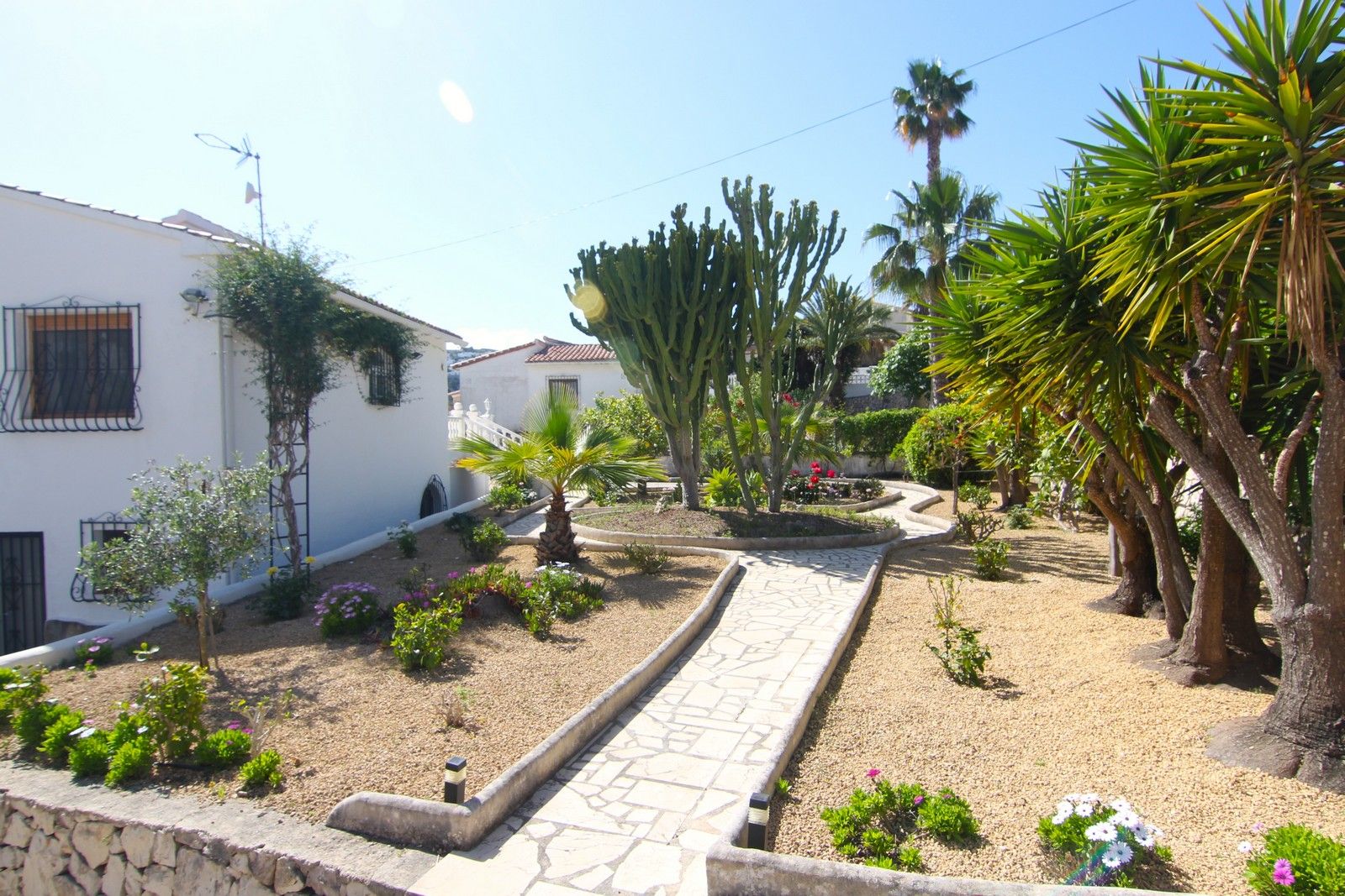 Villa te koop in rustige zone van El Portet met zwembad.