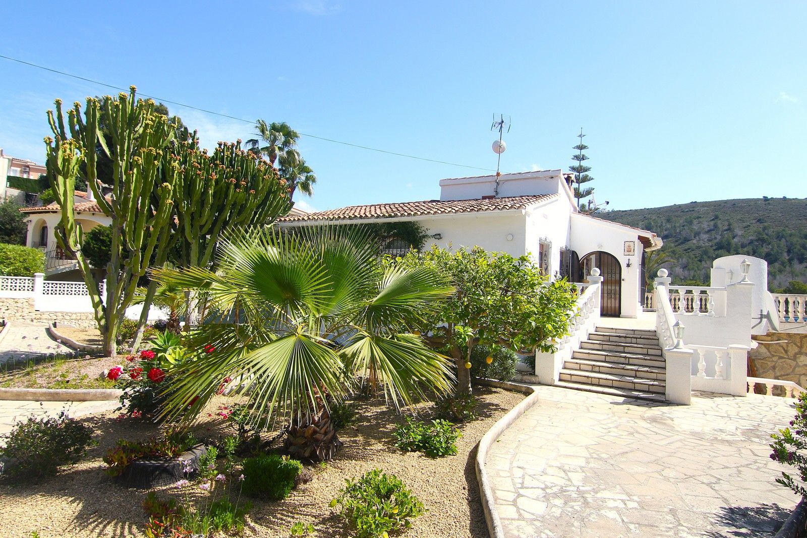 Villa te koop in rustige zone van El Portet met zwembad.