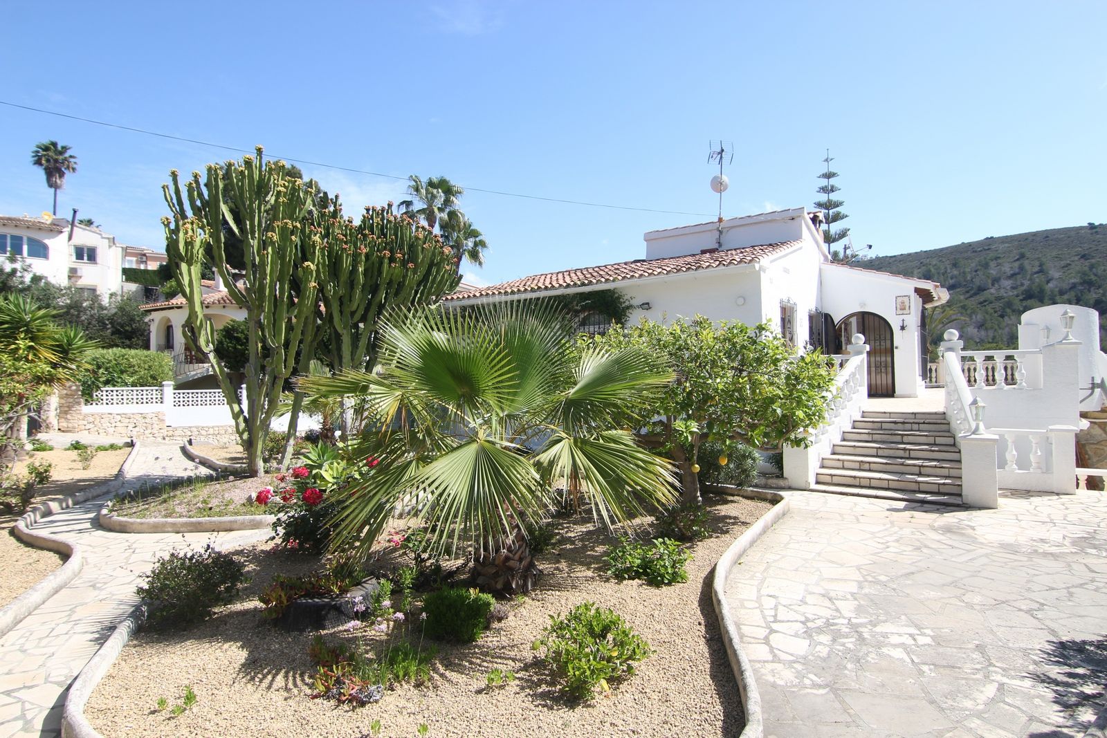 Villa te koop in rustige zone van El Portet met zwembad.