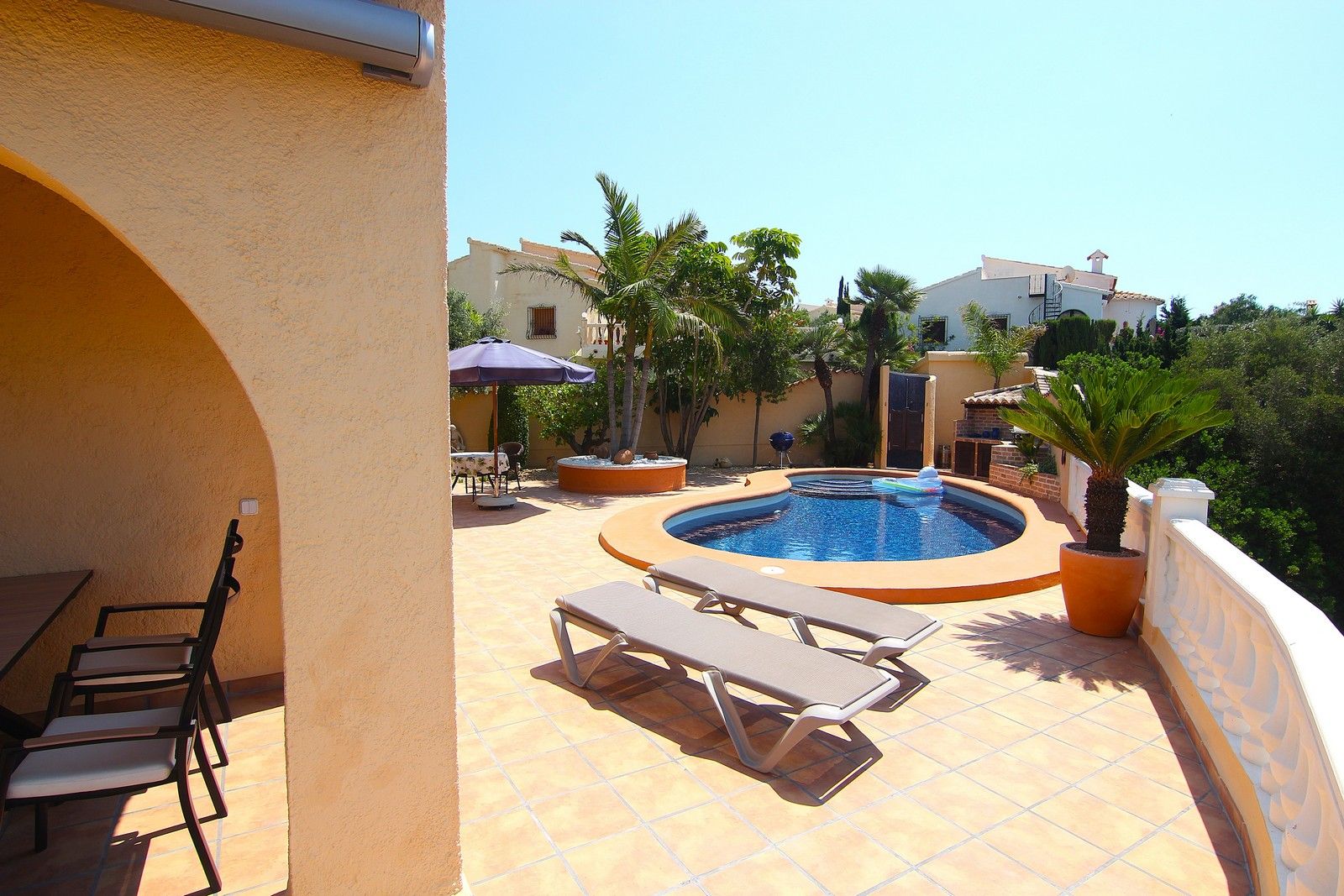 Villa met zwembad en spectaculair uitzicht op zee in Cumbre del Sol.