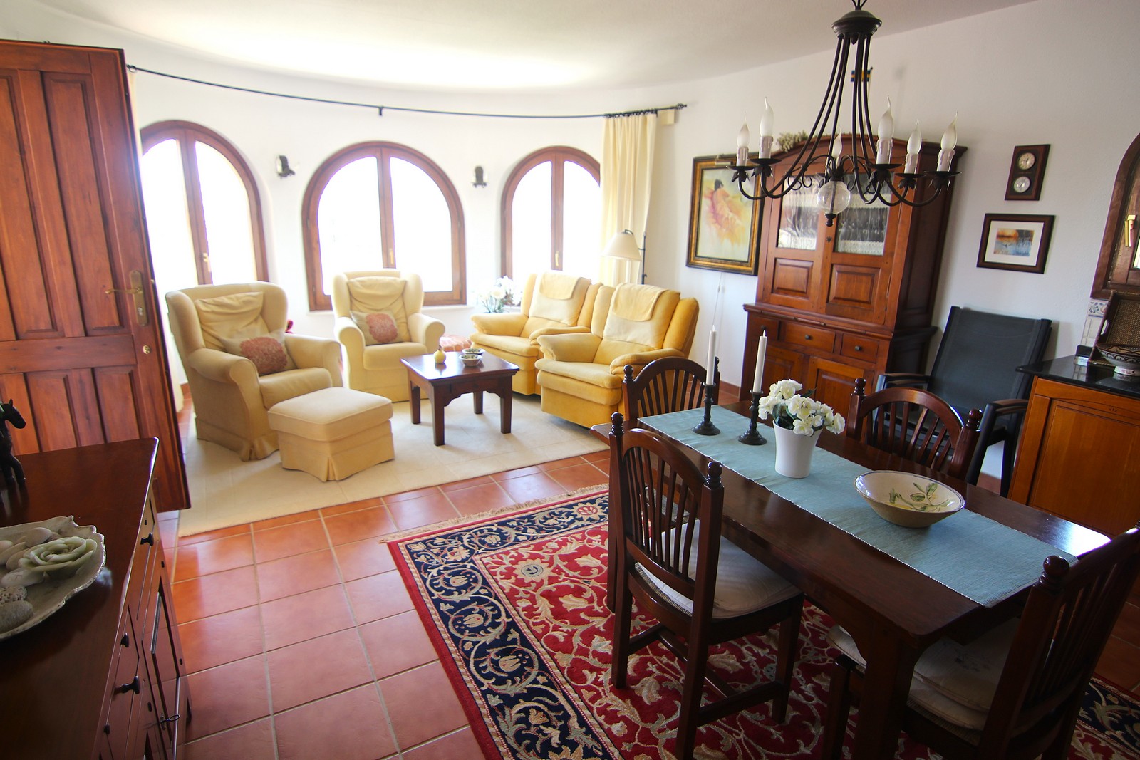 Villa met zwembad en spectaculair uitzicht op zee in Cumbre del Sol.