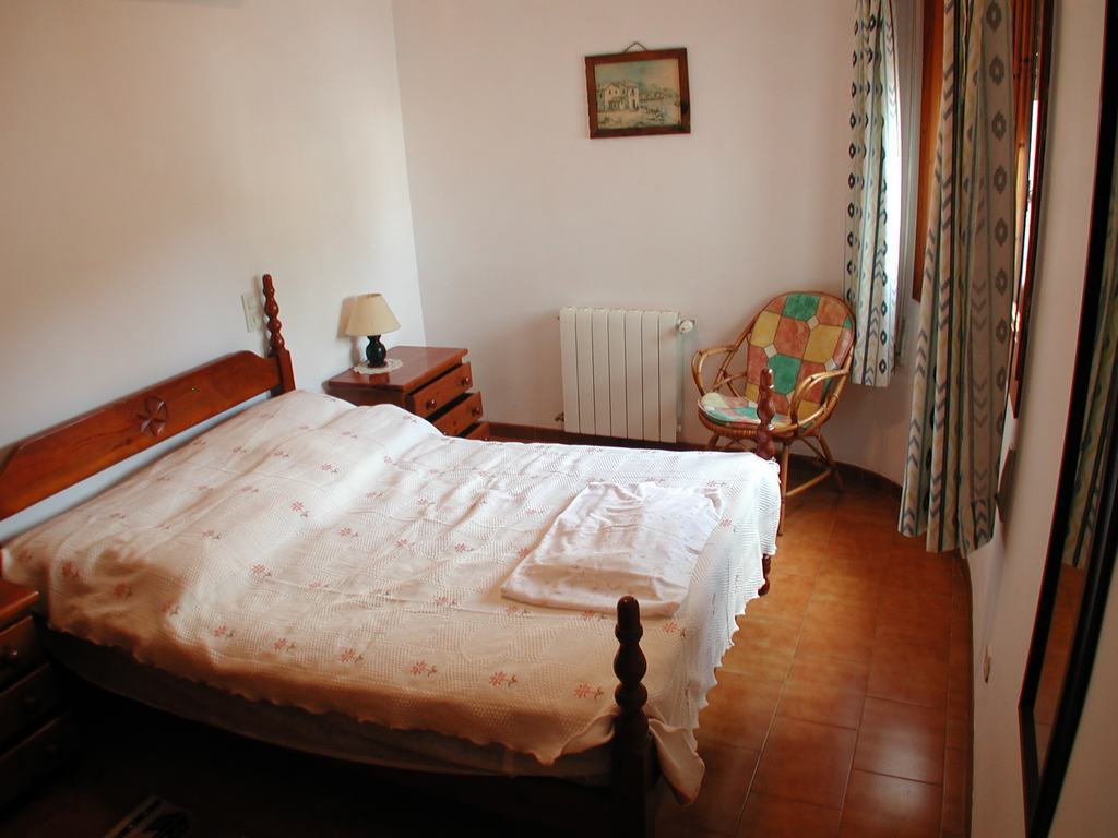 Villa te koop met zwembad dicht bij de zee.