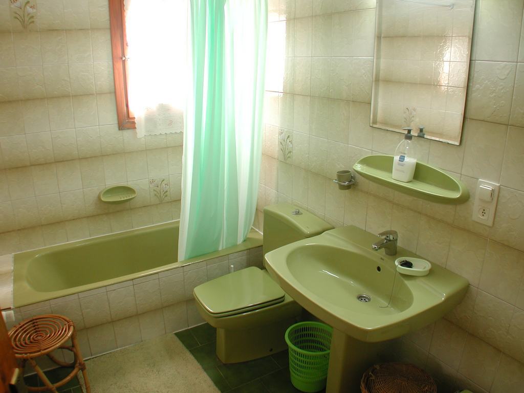 Villa te koop met zwembad dicht bij de zee.