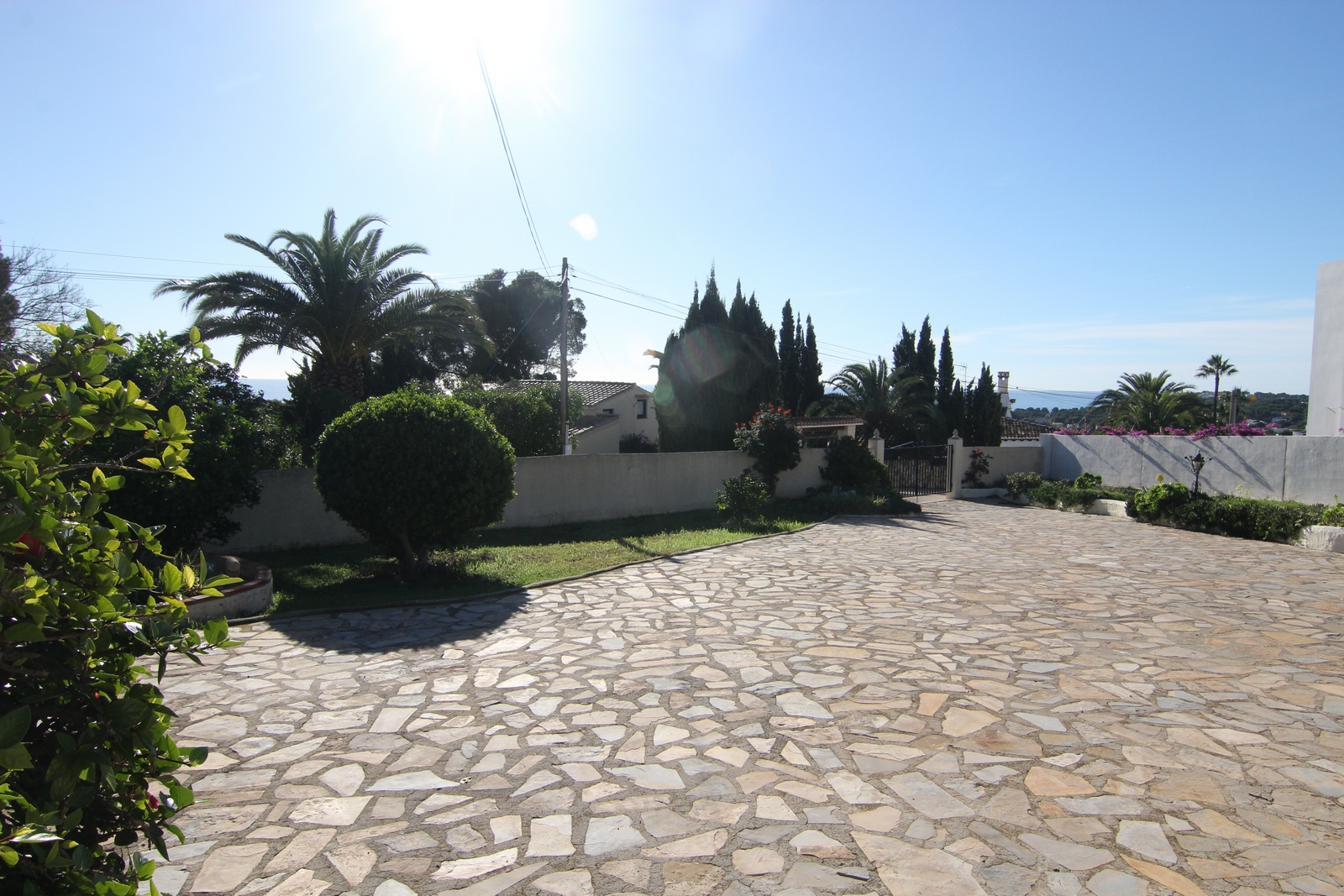 Villa met zwembad, vlak perceel en uitzicht in Moraira