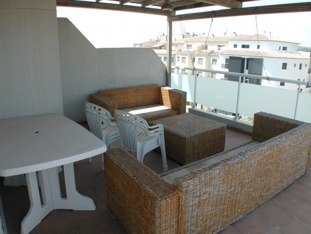 Duplex penthouse in Moraira met uitzicht op zee .